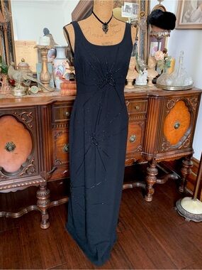 Vintage Black Beaded Floral Detail Sexy Glamorous Dress Prom Evening Gown